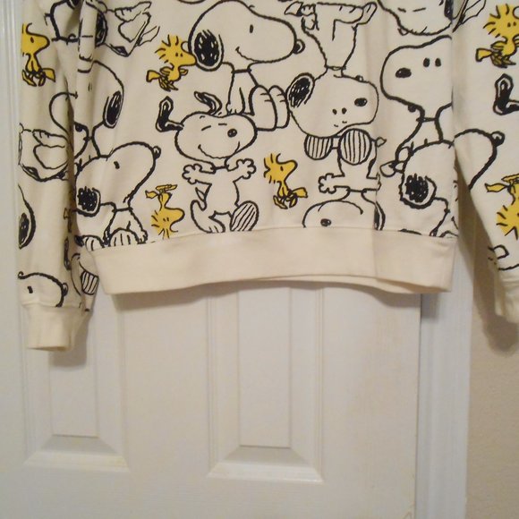 Peanuts Snoopy & Woodstock Sweatshirt (Bust 20-1/2") - Picture 4 of 5